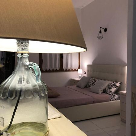 Elegante Monolocale Al Centro Del Paese Apartamento Teulada Exterior foto