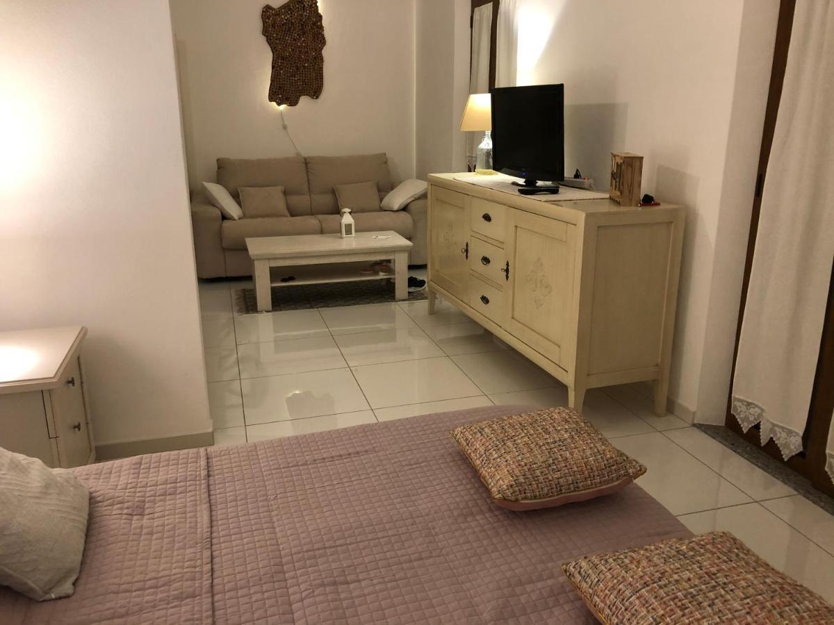 Elegante Monolocale Al Centro Del Paese Apartamento Teulada Exterior foto