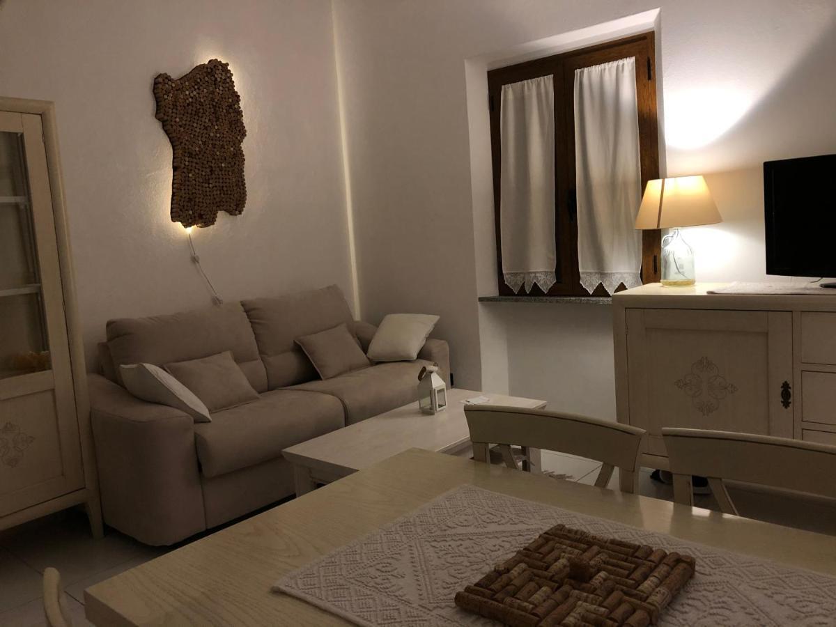 Elegante Monolocale Al Centro Del Paese Apartamento Teulada Exterior foto