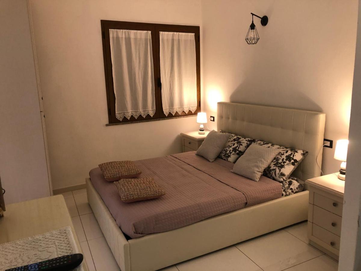 Elegante Monolocale Al Centro Del Paese Apartamento Teulada Exterior foto