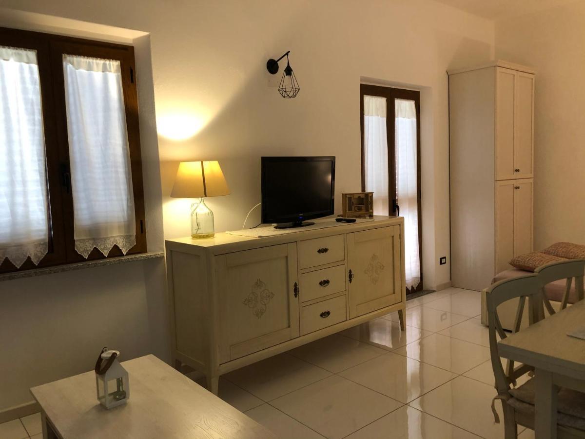 Elegante Monolocale Al Centro Del Paese Apartamento Teulada Exterior foto
